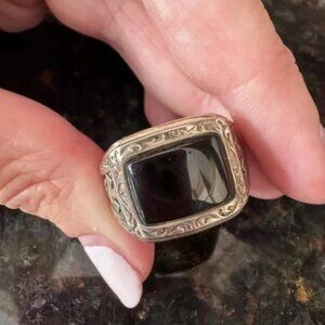 SILVER GENT'S BLACK ONYX ENGRAVED